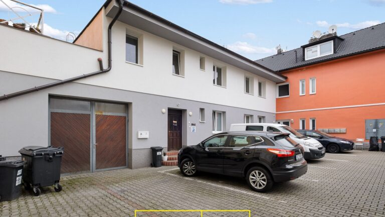 Prodej bytu 3+1 s garáží a parkovacím stáním – Kladno, Gen. Klapálka