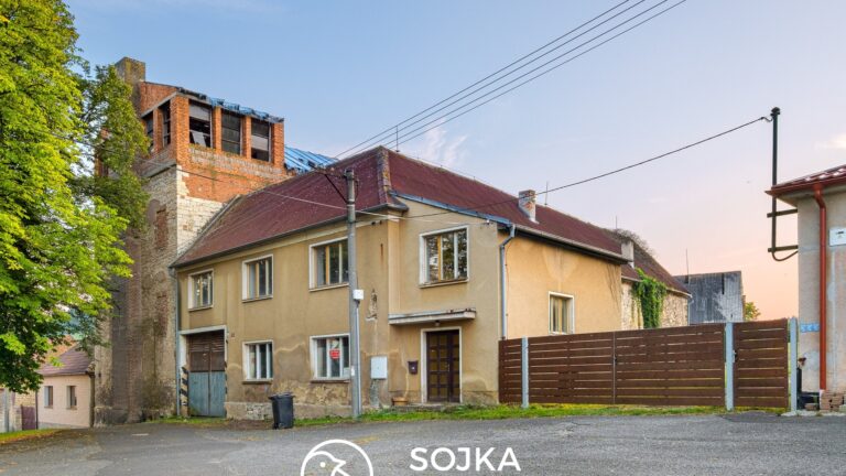 Prodej pozemků 9521&nbsp;m<sup>2</sup>, 1&nbsp;300&nbsp;m<sup>2</sup> usedlost – Pochvalov